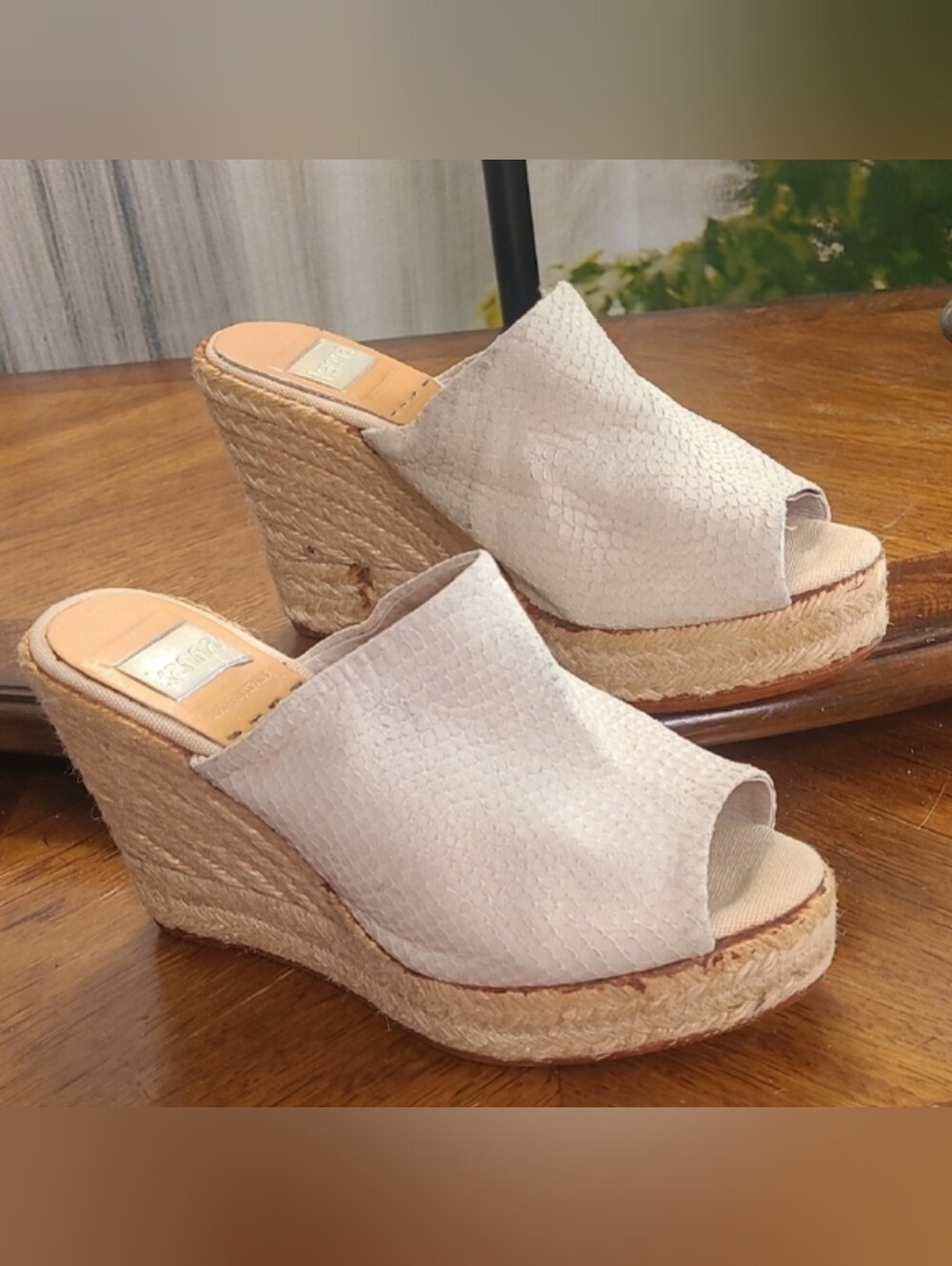 Kanna Spain 35 Women size 4.5 embossed beige nude suede espadrille wedge sandals